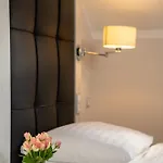 Hotel Grunt 3*
