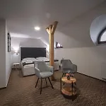 Grunt Hotel